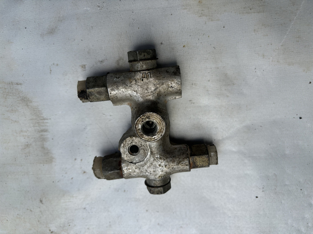 Сигнальное устройство тормозов Москвич-412, ИЖ. СССР. Харьков - изображение 1