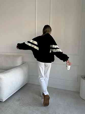 Жіноча тепла оверсайз куртка-бомбер букле на підкладці Одеса