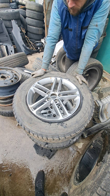 Оригінальний диск R17 на Hyundai Santa Fe 2012–2020 року Київ - фото 1