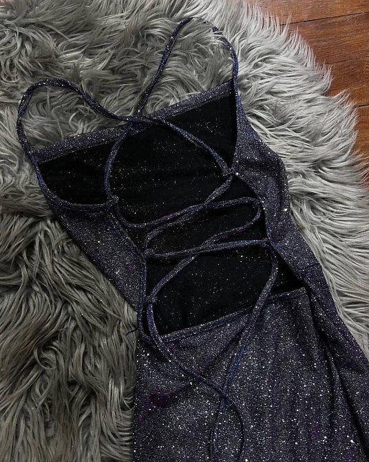 Жіноче святкове блискуче плаття з розрізом на ніжці люрекс Чорний, 42/44 Одеса - фото 2