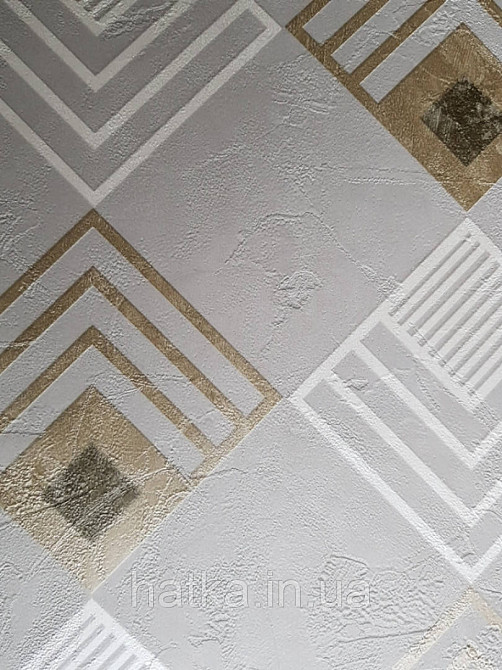 Шпалери вінілові на флізелін AS creation New-life геометрія квадрат білий золотистий на сірому під штукатурку Київ - фото 3