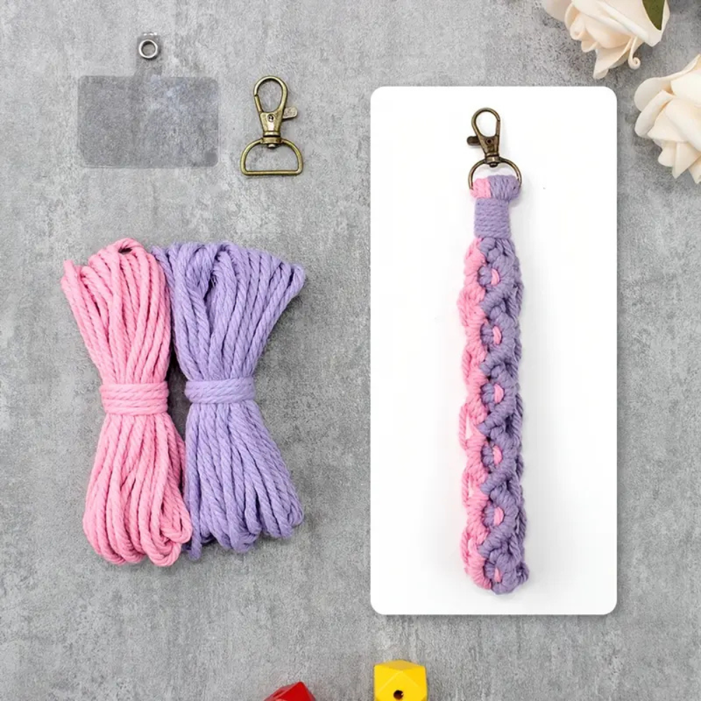 Набір макраме для плетіння і в'язання брелока "Петля" для ключів і аксесуарів 22х3см, фіолетовий з рожевим Кам'янець-Подільський - фото 4