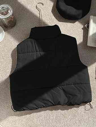 Жіноча укорочена жилетка з кишенями на блискавці плащівка на синтепоні Чорний, 42/44 Одеса