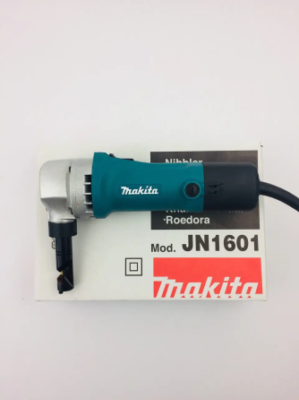 Профессиональные электроножницы высечные по металлу Makita JN1601 : 550 Вт, 2200 ход/мин, 1.6 кг Киев