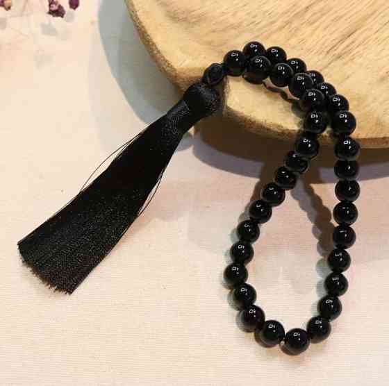 Браслет-четки из натурального черного оникса 33 бусины 8 мм с кисточкой Киев