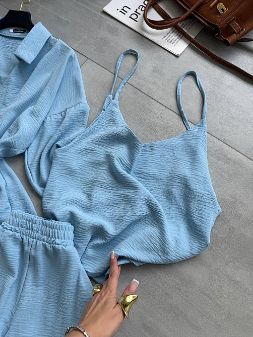 Жіночий легкий прогулянковий костюм-трійка: сорочка майка та штани креп жатка Блакитний, 48/50 Одеса - фото 4