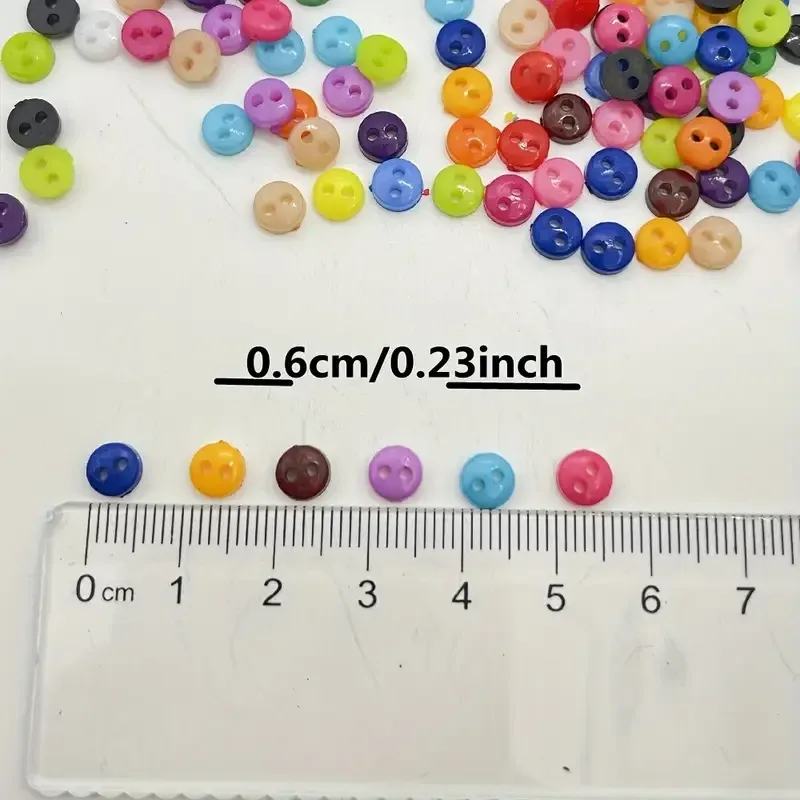 Набор мини-пуговиц 100 шт – разноцветные пластиковые пуговицы для рукоделия и шитья 0,6 см Киев - изображение 5