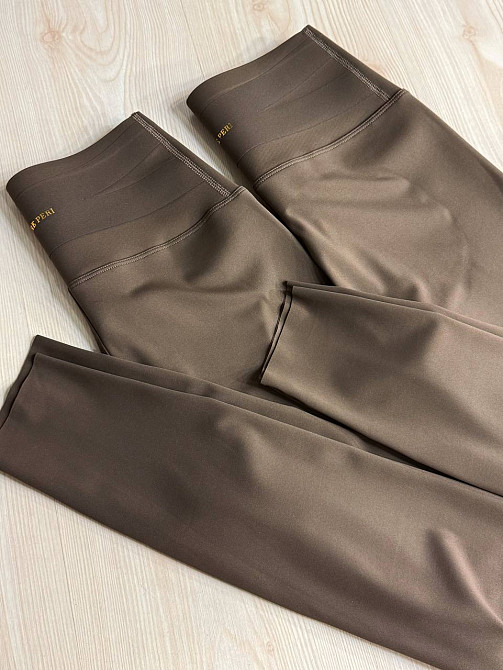 Лосины женские You are Peri 24051 утягивающие с широким поясом и золотой надписью коричневые, коричневый, L Киев - изображение 4