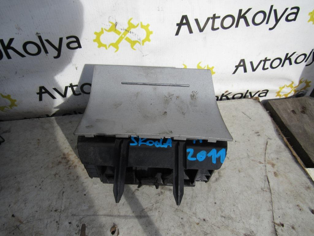 Попільничка Skoda Octavia A5 2006-2013 Ковель - фото 1