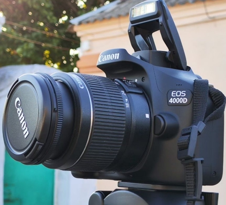 Дзеркальний фотоапарат Canon 4000D з підтримкою Wi-Fi Київ - фото 3