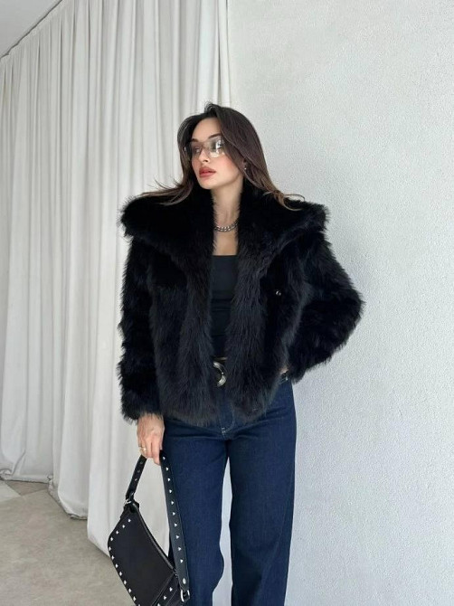 Жіноча стильна коротка шуба з великим коміром штучне хутро Чорне, 46 Одеса - фото 1