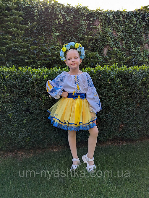Синьо-жовтий костюм вишиванка "Ластівки-мереживо" Кривий Ріг - фото 8