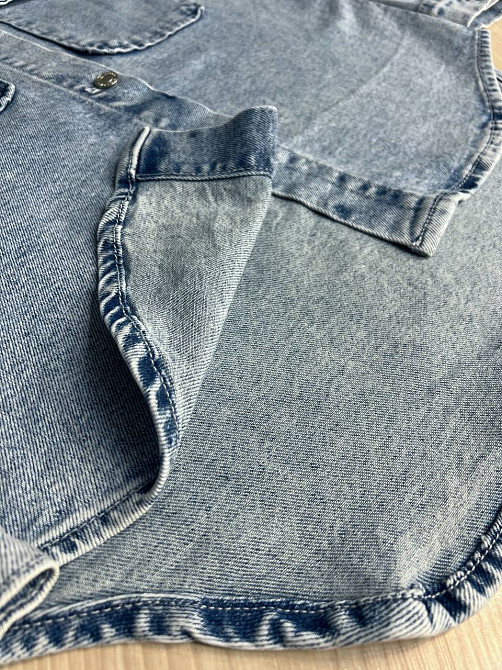 Сорочка жіноча джинсова DNL 510 оверсайз вільний крій накладені кишені на ґудзиках блакитна, блакитний, 2XL Київ - фото 4