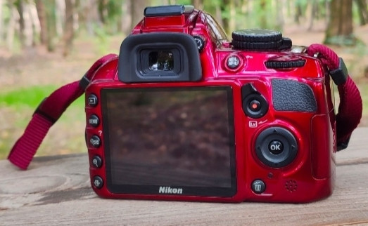 Фотоапарат Дзеркальний у червоному кольорі: Nikon D3100+SD+Сумка. Харків - фото 2