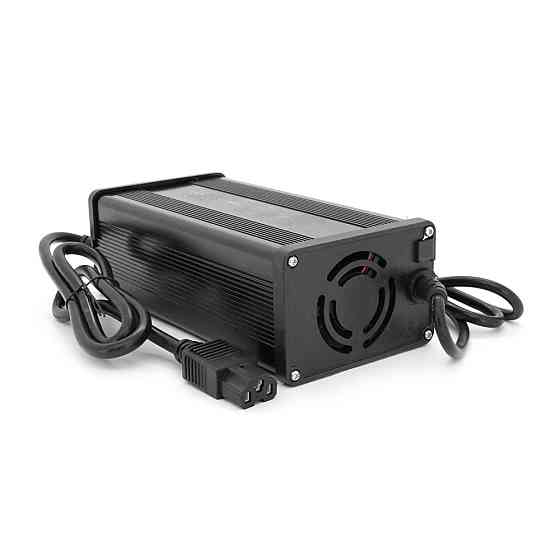 Зарядний пристрій Jinyi для акумуляторів LiFePo4 72V(87,6V),24S,18A,штекер Triangle plug (T-tipe/IEC/C13 N+L-), з індикацією,BOX Київ