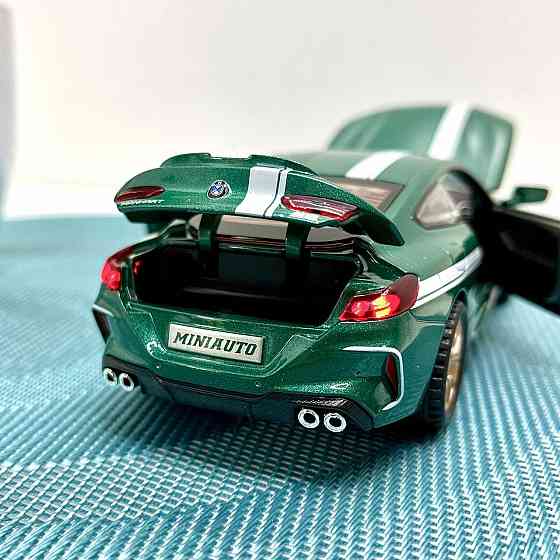 Машинка металева Авто Експерт BMW M8 1:32 відчиняються двері та багажник Зелена (LF-04412) Чернігів