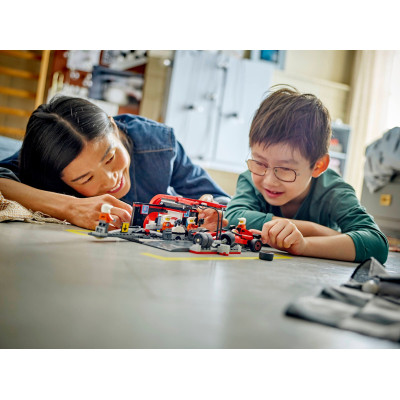 Конструктор LEGO City Піт-стоп і піт-екіпаж F1 з болідом Ferrari (60443) Вінниця - фото 3