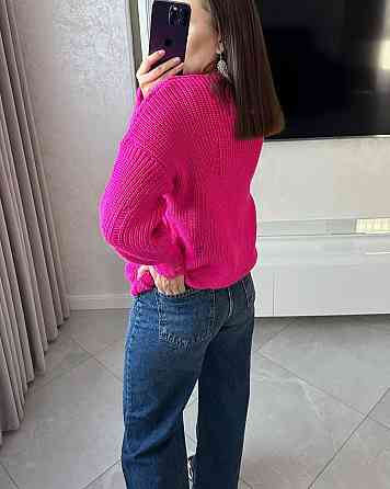 Жіночий затишний оверсайз светр з рваним ефектом машинна в'язка. Малиновий Одеса