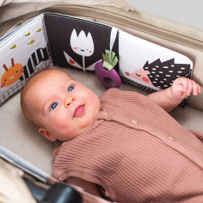 Розвиваюча іграшка Taf Toys книжка-розкладушка колеції Садочок у місті – Зайчики (13065) Вінниця - фото 8