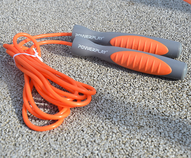 Скакалка PowerPlay 4204 Classic Jump Rope Помаранчева (2,7m.) Каменское - изображение 8