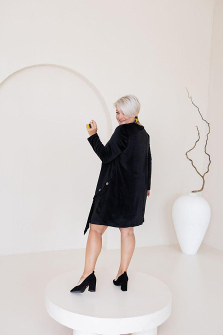 Женское стильное короткое платье батал из королевского велюра Одесса - изображение 5