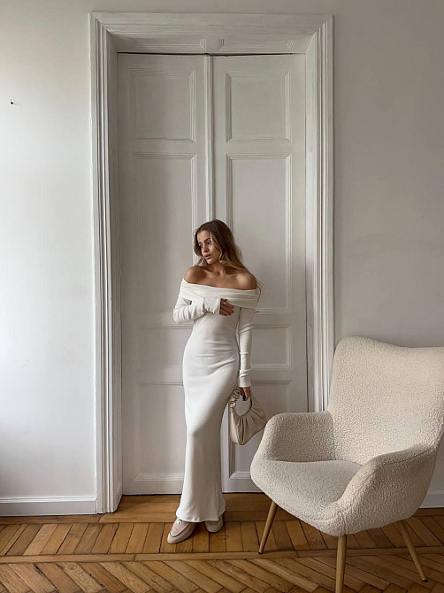 Жіноча романтична сукня максі з відкритими плечима ангора рубчик Молочний Одеса - фото 3