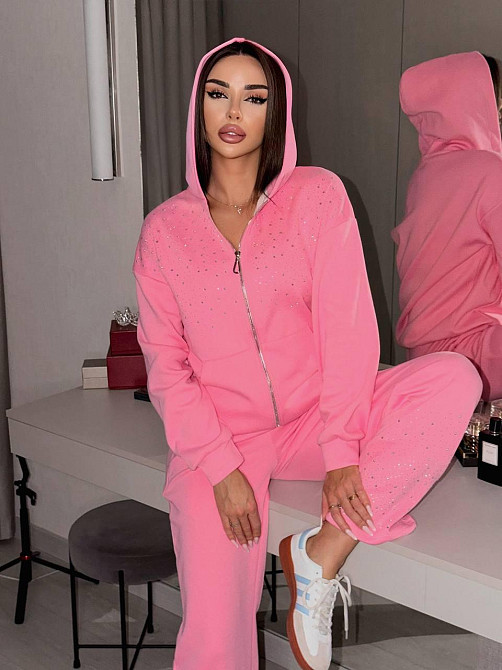 Женский стильный повседневный костюм со стразами свободного кроя трехнить Розовый, 42/44 Одесса - изображение 2