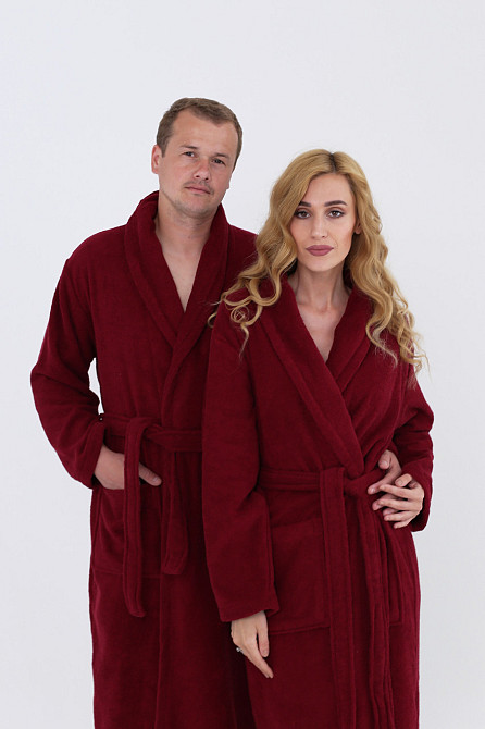 Жіночий халат Ideal Textile банний махровий бордовий (56860446) Чернівці - фото 2