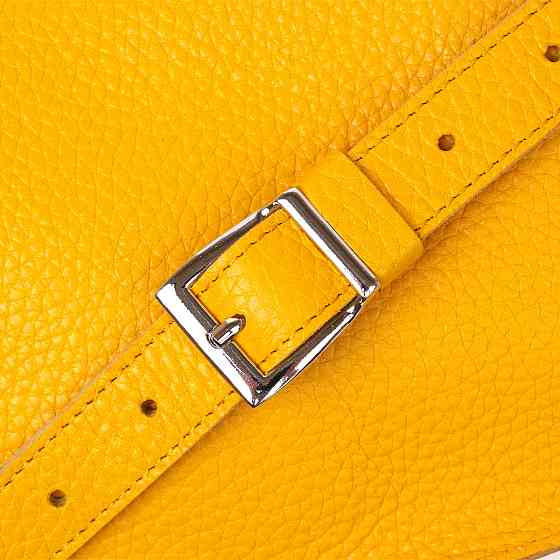 Кожаная яркая женская бананка Shvigel 16377 Желтый Киев