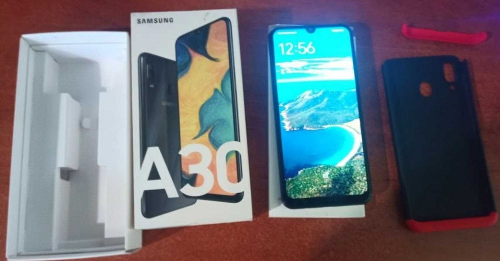 Смартфон: Samsung A30 3/32Gb. Android 13. Київ - фото 1
