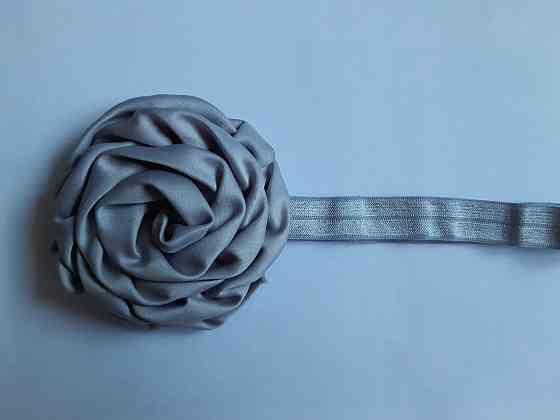 Пов'язка дитяча з трояндочкою сіра - квітка 8см, окружність 36-52см Київ