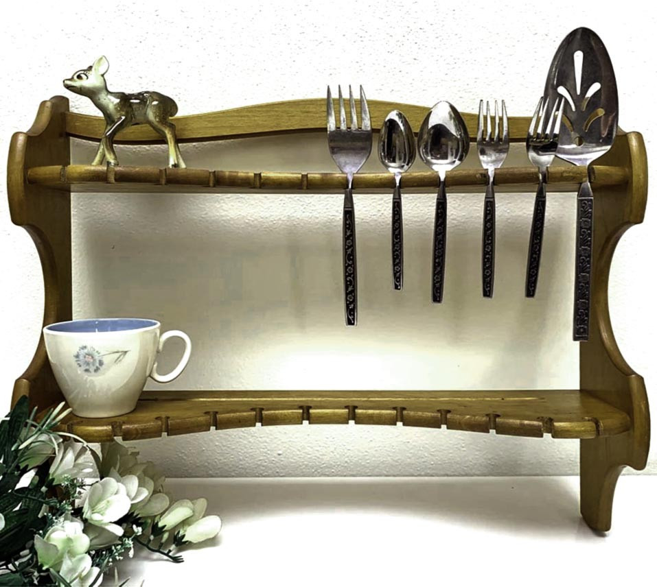 Полка для коллекции ложек 