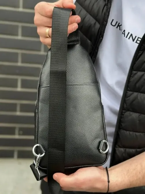 Чоловічий рюкзак на одне плече 18х31х6, шкіряний слінг, чорний Кам'янське - фото 7