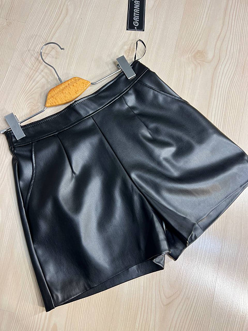 Шорти жіночі Gritana 153 короткі з кишенями висока талія екошкіра чорні, чорний, S Київ - фото 11