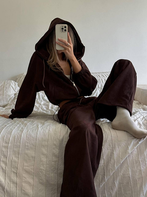 Женский базовый костюм двойка: кофта и брюки замша Шоколад Одесса - изображение 7