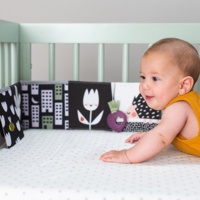 Розвиваюча іграшка Taf Toys книжка-розкладушка колеції Садочок у місті – Зайчики (13065) Вінниця - фото 5