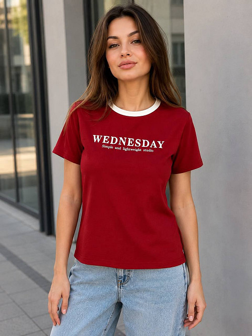 Футболка женская A-NIUSHOW 989 базовая хлопковая с надписью Wednesday one size красная, красный, one size Киев - изображение 19