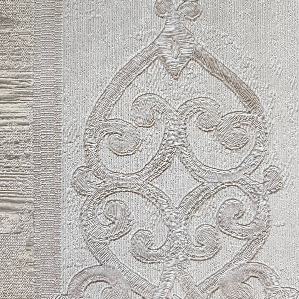 Шпалери метрові вінілові на флізелін 24 Carati Cristiana Masi вензель великий структурний сріблом на молочному Київ - фото 3