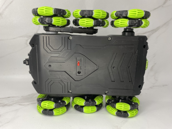 Б/В Трюкова машинка-перевертень Stunt Spray Truck PRO 6WD 1:18, 2.4 GHz, обертання 360°, LED, парогенератор, акумулятор, зелена Київ