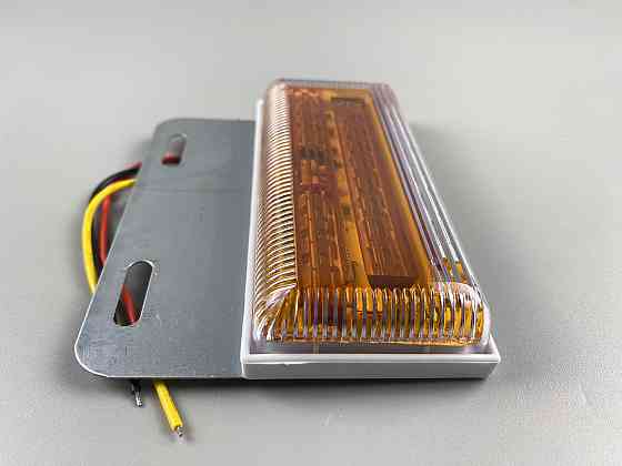 Ліхтар габаритний світлодіодний LED задній бічний 24V жовтогарячий світло габаритки на авто універсальні Мукачево