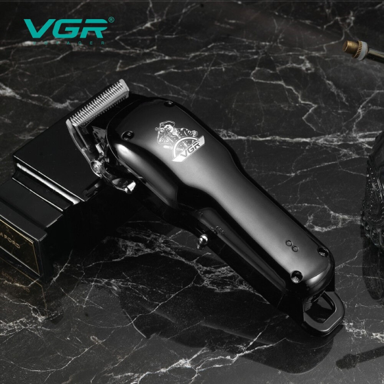Машинка для стрижки VGR V-679: 5 Вт, 1500 мА·год, 180 хв, ножі 0.8–2 мм, 4 насадки до 13 мм, LED, USB, АКБ/Мережа Одеса