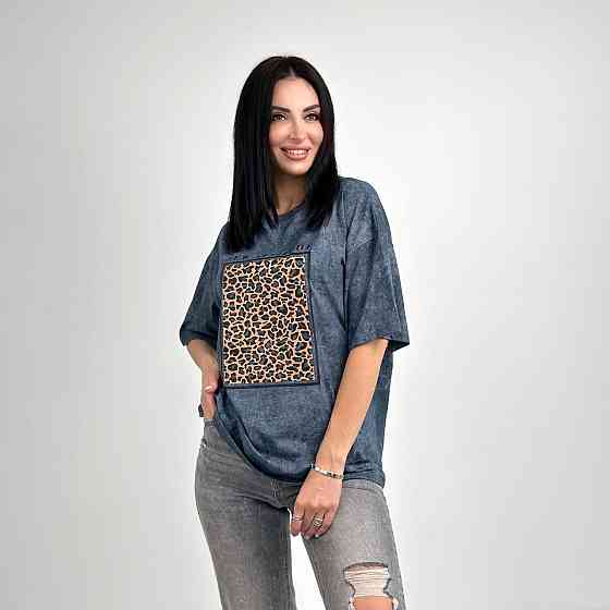 Женская футболка с анималистичным принтом  