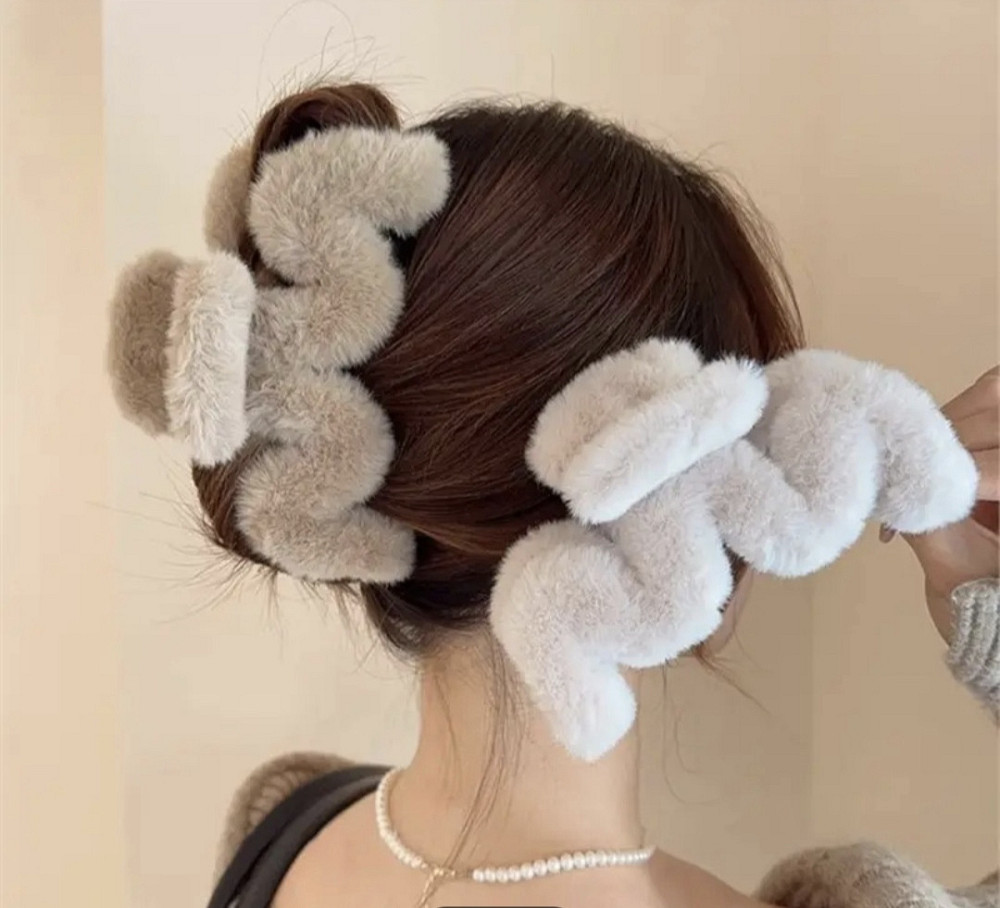 Шпилька крабік із хутра Сміла - фото 2