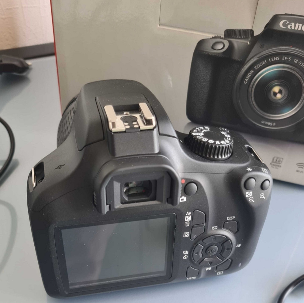 Фотокамера Зеркальная : Canon EOS 4000D 18-55 DC III Киев - изображение 2