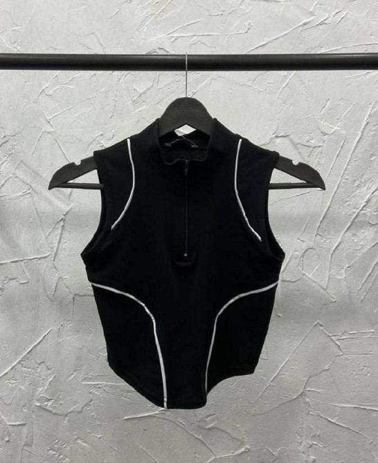 Жіночий стильний топ в спортивному стилі підкреслений білими лініями мікродайвінг Одеса - фото 9