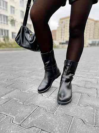 Напівчоботи жіночі ЭММА чорні натуральна шкіра з хутром висота 21 см обхват 29-32 см 40р. (2097 Коломия