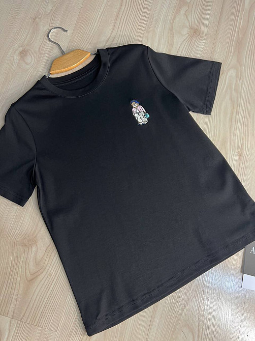 Футболка женская A-N 26001 базовая однотонная с небольшой вышивкой мишка впереди средняя длина one size, черный, one size Киев - изображение 3