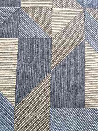 Обои виниловые на флизелиновой основе BLOOMING BL22771 геометрия ромбы треугольники песочный коричневый серый Київ