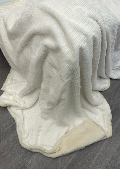 Плед двосторонній 155х200 см (+-5см) із штучною овчиною та хутром Молочний (87-082) Київ - фото 7