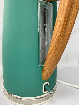 Б/в Электрический чайник Swan SK14610GREN Nordic 2200 вт, Быстрое Вскипание, интерьерный Сосна зеленая Киев
